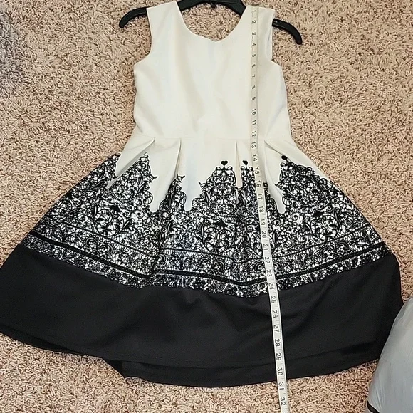 Black and white formal dress - Picture 11 of 13